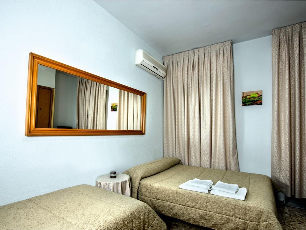 Hostal Santa Barbara Soria Extérieur photo
