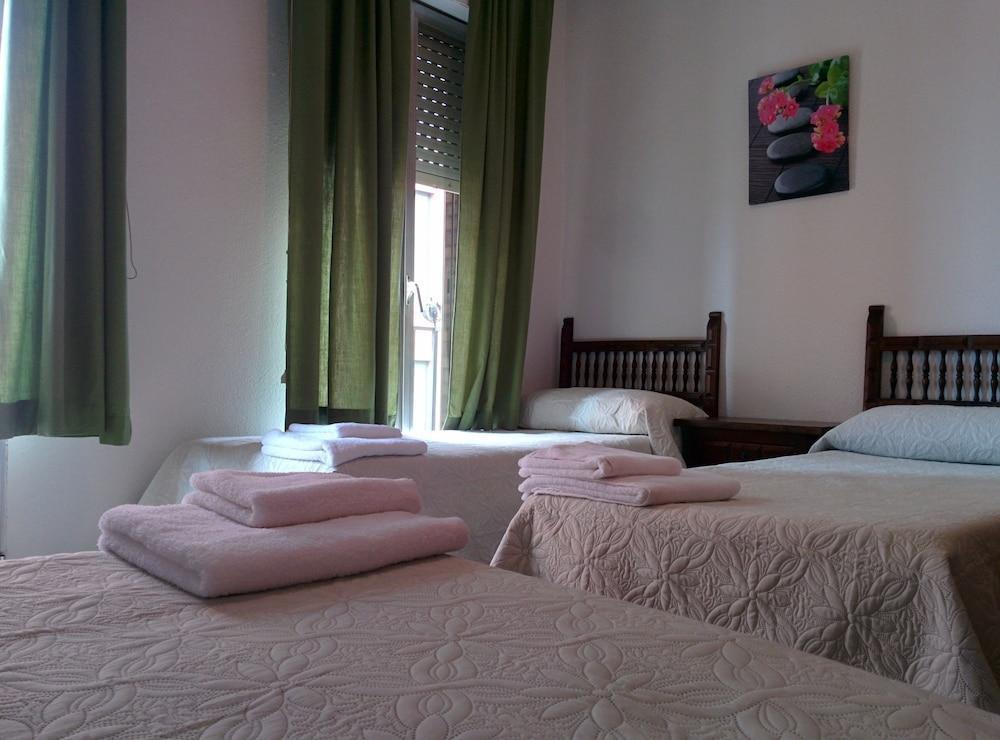 Hostal Santa Barbara Soria Extérieur photo