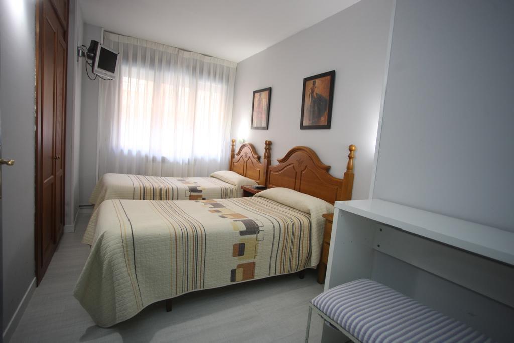 Hostal Santa Barbara Soria Extérieur photo