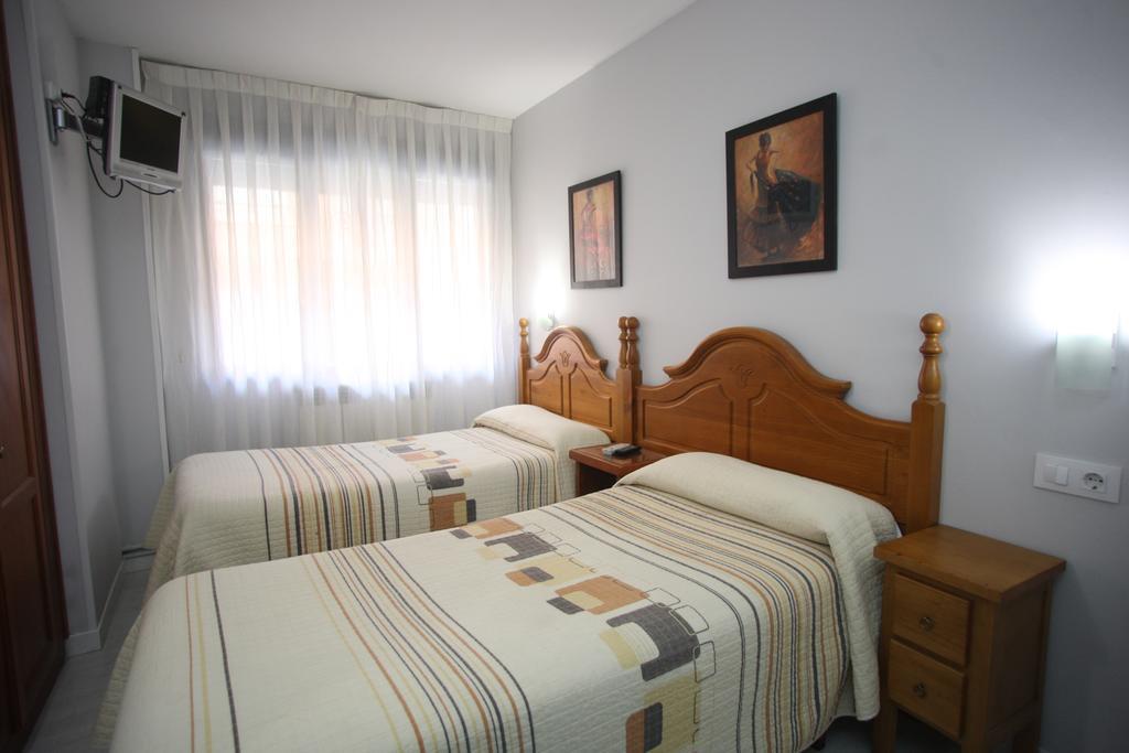 Hostal Santa Barbara Soria Extérieur photo