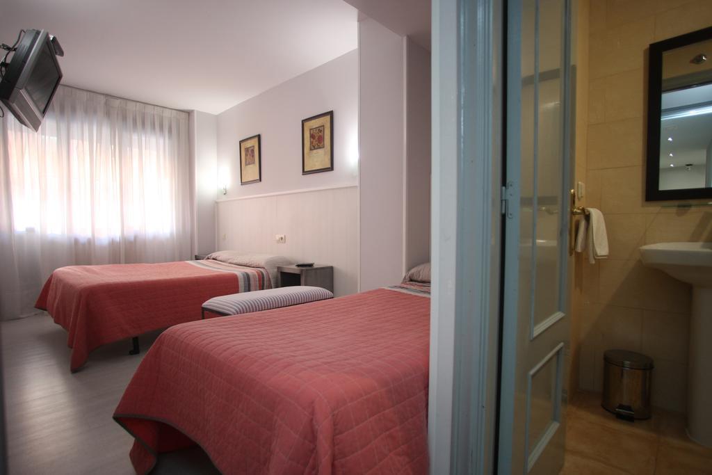 Hostal Santa Barbara Soria Extérieur photo